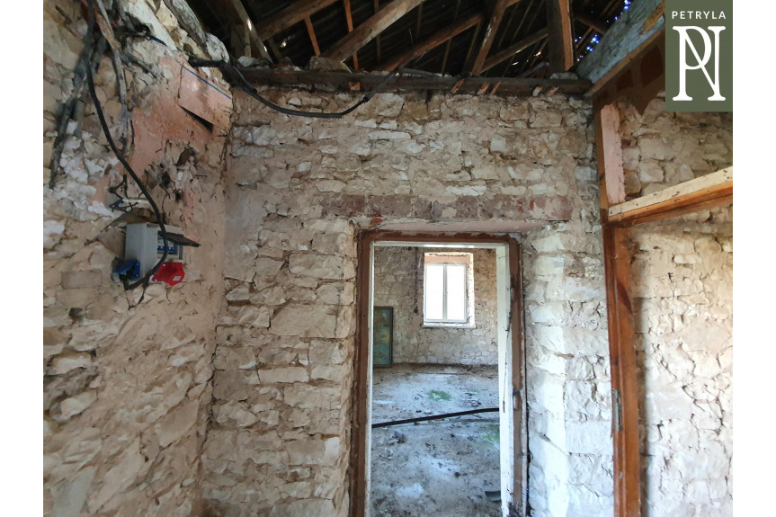 miechowski, Gołcza, Mak&oacute;w, Duża działka budowlana z domem i wolnostojącym budynkiem gospodarczym!